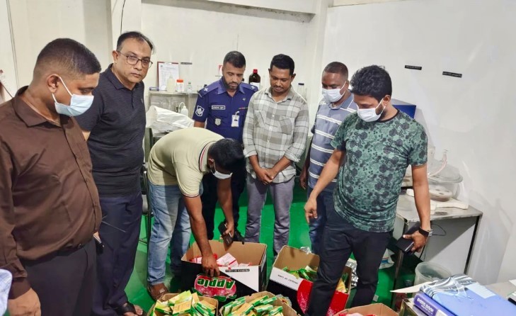 কুমিল্লায় নকল ওষুধ কারখানায় অভিযান, বিপুল পরিমাণ ওষুধসহ মালিক আটক